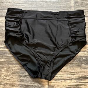 Ava & Viv black ruched high waisted swim bottom 1X